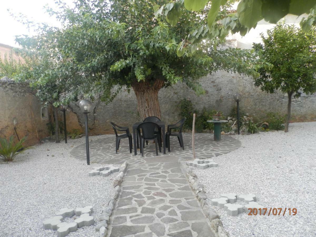 B&B Palazzo L'Occaso Castrovillari Kültér fotó